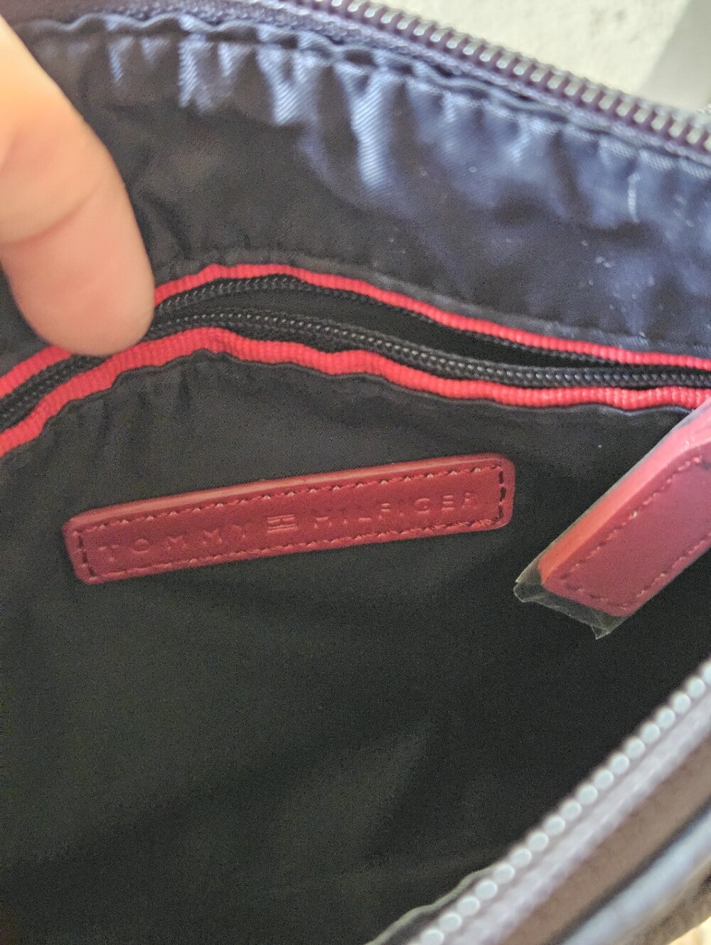 Tommy Hilfiger Patterned Monogram Crossbody Bag - Picture 4 of 6